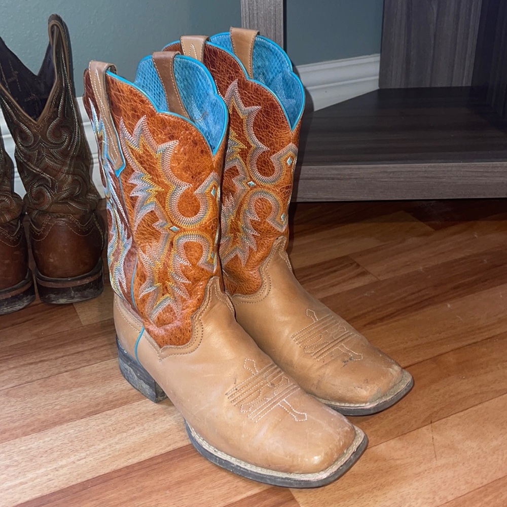 ARIAT BOOTS WILL CLEAN THEM BEFORE SHIPPING